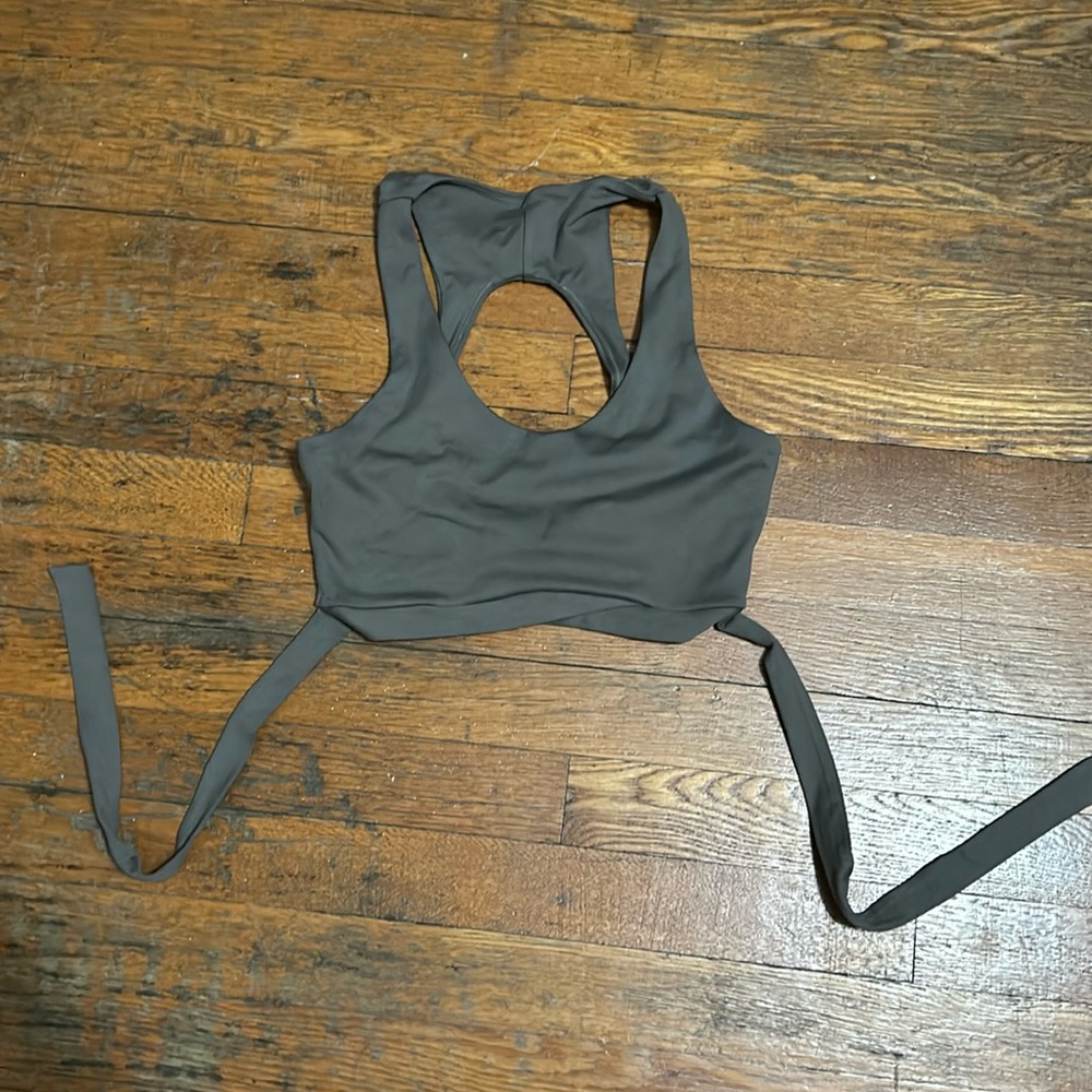 GILLY HICKS women’s sports bra